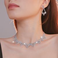 Elegante Señora Geométrico Aleación Ahuecar Embutido Diamantes De Imitación Mujeres Aretes Collar main image 5