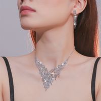 Elegante Señora Geométrico Aleación Ahuecar Embutido Diamantes De Imitación Mujeres Aretes Collar sku image 10