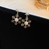 Retro Snowflake Copper Inlay Zircon Earrings 1 Pair sku image 1