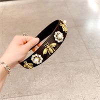 Fashion Flower Bee Alloy Cloth Inlay Artificial Pearls Rhinestones Hair Band 1 Piece main image 5