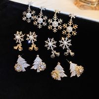 Retro Snowflake Copper Inlay Zircon Earrings 1 Pair main image 1