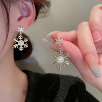 Retro Snowflake Copper Inlay Zircon Earrings 1 Pair main image 5