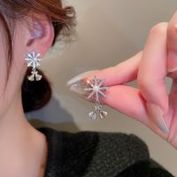 Retro Snowflake Copper Inlay Zircon Earrings 1 Pair main image 3