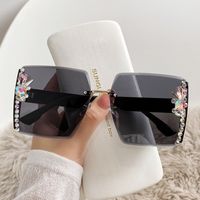 Fashion Gradient Color Pc Square Diamond Frameless Women's Sunglasses main image 5