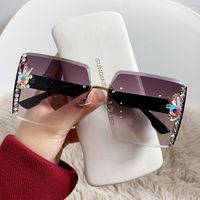 Fashion Gradient Color Pc Square Diamond Frameless Women's Sunglasses sku image 6