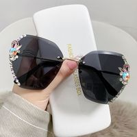 Fashion Gradient Color Resin Polygon Diamond Frameless Women's Sunglasses sku image 13