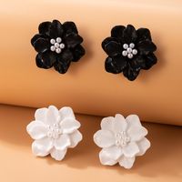 1 Paire Style Simple Fleur Tridimensionnel Alliage Boucles D'oreilles main image 5