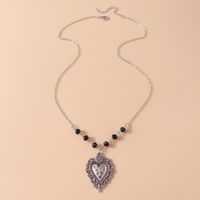 Fashion Ornament Retro Geometric Heart Shaped Pendant Necklace sku image 1
