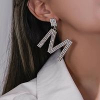 Moda Letra Aleación Embutido Diamantes De Imitación Mujeres Pendientes De Gota 1 Par main image 1