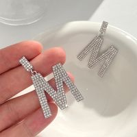 Moda Letra Aleación Embutido Diamantes De Imitación Mujeres Pendientes De Gota 1 Par main image 2