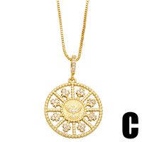 Simple Style Round Crown Copper Gold Plated Zircon Pendant Necklace 1 Piece main image 3