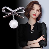 Fashion Bow Knot Alloy Inlay Pearl Women's Brooches main image 4