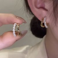 Mode Forme En U Géométrique Alliage Incruster Perles Artificielles Femmes Boucles D'oreilles 1 Paire main image 1
