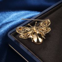 Glam Bee Copper Gold Plated Zircon Unisex Brooches main image 3