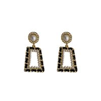 Vintage Style Geometric Alloy Inlay Artificial Pearls Women's Drop Earrings 1 Pair main image 2