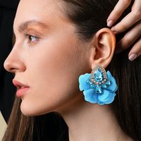 Fashion Flower Alloy Cloth Inlay Artificial Diamond Women's Ear Studs 1 Pair main image 2