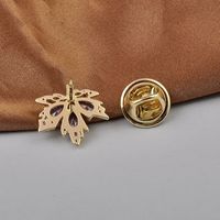 Fashion Maple Leaf Copper Plating Inlay Pearl Zircon Women's Brooches main image 2