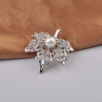 Fashion Maple Leaf Copper Plating Inlay Pearl Zircon Women's Brooches sku image 7
