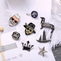 Retro Human Crown Alloy Inlay Artificial Gemstones Unisex Brooches main image 1
