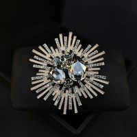 Luxurious Flower Alloy Plating Artificial Diamond Women's Brooches main image 5