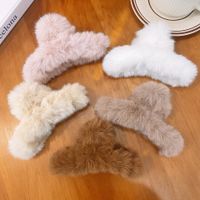 Fashion Solid Color Plush Hair Claws 1 Piece main image 4