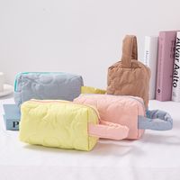 Women's Small All Seasons Nylon Cotton Flower Fashion Pillow Shape Zipper Cosmetic Bag main image 1