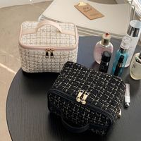 Women's Medium All Seasons Polyester Plaid Fashion Square Zipper Cosmetic Bag main image 4