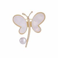 Fashion Flower Butterfly Alloy Plating Inlay Artificial Gemstones Pearl Women's Brooches main image 2