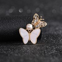 Fashion Flower Butterfly Alloy Plating Inlay Artificial Gemstones Pearl Women's Brooches sku image 4