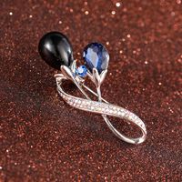 Fashion Flower Alloy Plating Inlay Artificial Gemstones Pearl Women's Brooches main image 3