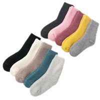 Unisex Simple Style Solid Color Wool Crew Socks A Pair main image 4