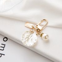 Fashion Letter Heart Shape Shell Imitation Pearl Metal Unisex Bag Pendant Keychain 1 Piece sku image 1