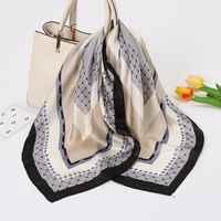 Satin-patchwork-seiden Schals Im Einfachen Stil Für Frauen main image 1