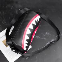 Hommes Moyen Faux Cuir Tête Requin Mode Cylindrique Fermeture Éclair Sac Bandoulière main image 6