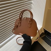 Women's Medium All Seasons Pu Leather Streetwear Handbag main image 1
