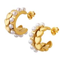Élégant Coeur Forme Titane Acier Placage Perles Artificielles Oreille Goujons 1 Paire main image 2