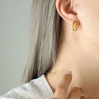 Elegante Herzform Titan Stahl Beschichtung Künstliche Perlen Ohr Stecker 1 Paar sku image 1