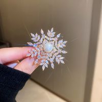 Moda Oval Flor Mariposa Cobre Embutido Diamantes De Imitación Perla Mujeres Broches sku image 120