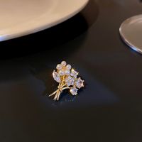 Moda Oval Flor Mariposa Cobre Embutido Diamantes De Imitación Perla Mujeres Broches sku image 49