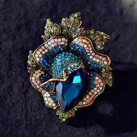 Retro Flower Alloy Inlay Artificial Gemstones Crystal Women's Brooches main image 1