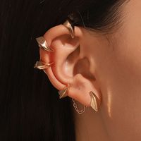 1 Piece Gothic Sharp Teeth Solid Color Alloy Chain Women's Ear Clips main image 5