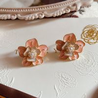 1 Paar Retro Blume Legierung Emaille Künstliche Perlen Frau Ohrstecker sku image 2