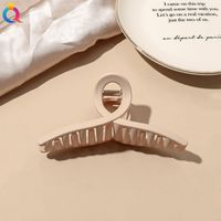 Fashion Solid Color Plastic Metal Hair Claws 1 Piece sku image 24