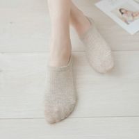 Frau Mode Einfarbig Baumwolle Handgemacht Crew Socken Ein Paar main image 4
