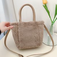 Women's Autumn&winter Plush Solid Color Fashion Bucket Magnetic Buckle Handbag main image 5