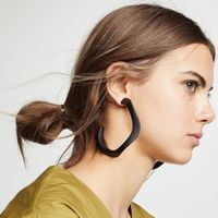 1 Pair Novelty C Shape Arylic Hoop Earrings main image 5