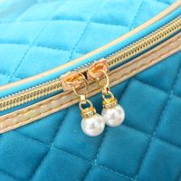 Women's Medium All Seasons Gold Velvet Stitching Lingge Vintage Style Oval Zipper Cosmetic Bag main image 2