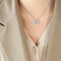 Collar Con Colgante De Medalla Geométrica De Acero De Titanio sku image 1
