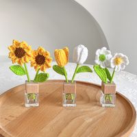 Handmade Creative Woven Sunflower Tulip Aromatherapy Pendant main image 1