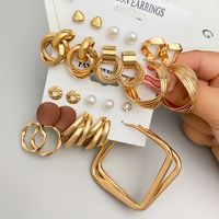 Elegant Geometric Alloy Plating Artificial Pearls Rhinestones Women's Earrings 1 Set main image 4